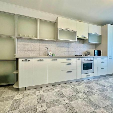 Apartpoltava Стильні Білосніжні Апартаменти, 2-Окремі Кімнати , Документи Для Відрядження , Банківський Чек Eksteriør bilde